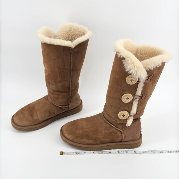 UGG Bailey Button Triplet II Boots Chestnut Suede Shearling Lined Womens Size 6 - Picture 3 of 12